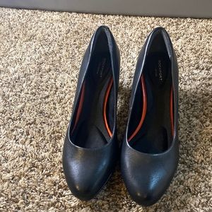 Rockport  total motion 9.5w -Black heel wore once